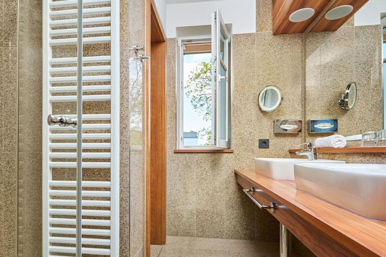 Nocleg ze śniadaniem Strandhotel Garni Kormoran 3*