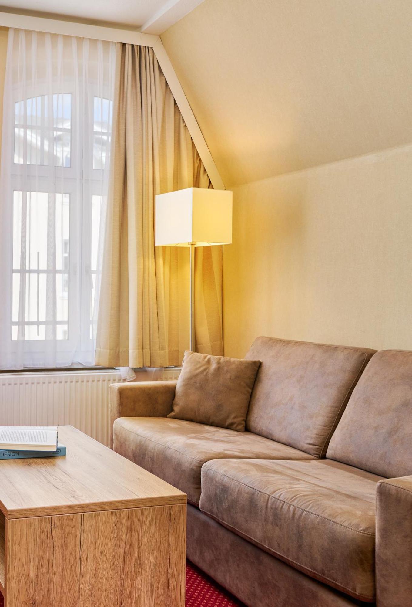 Nocleg ze śniadaniem Strandhotel Garni Kormoran 3*